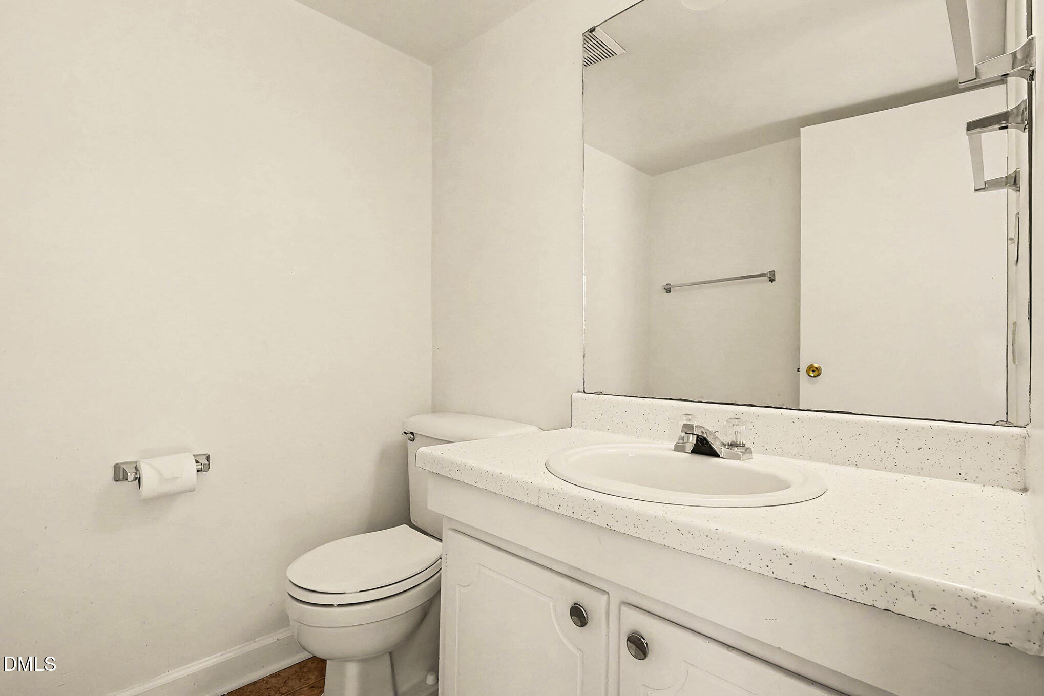 1010 Sandlin Place, Unit A Raleigh, NC 27606 - Photo 13 of 19 013_cj4a5132_334