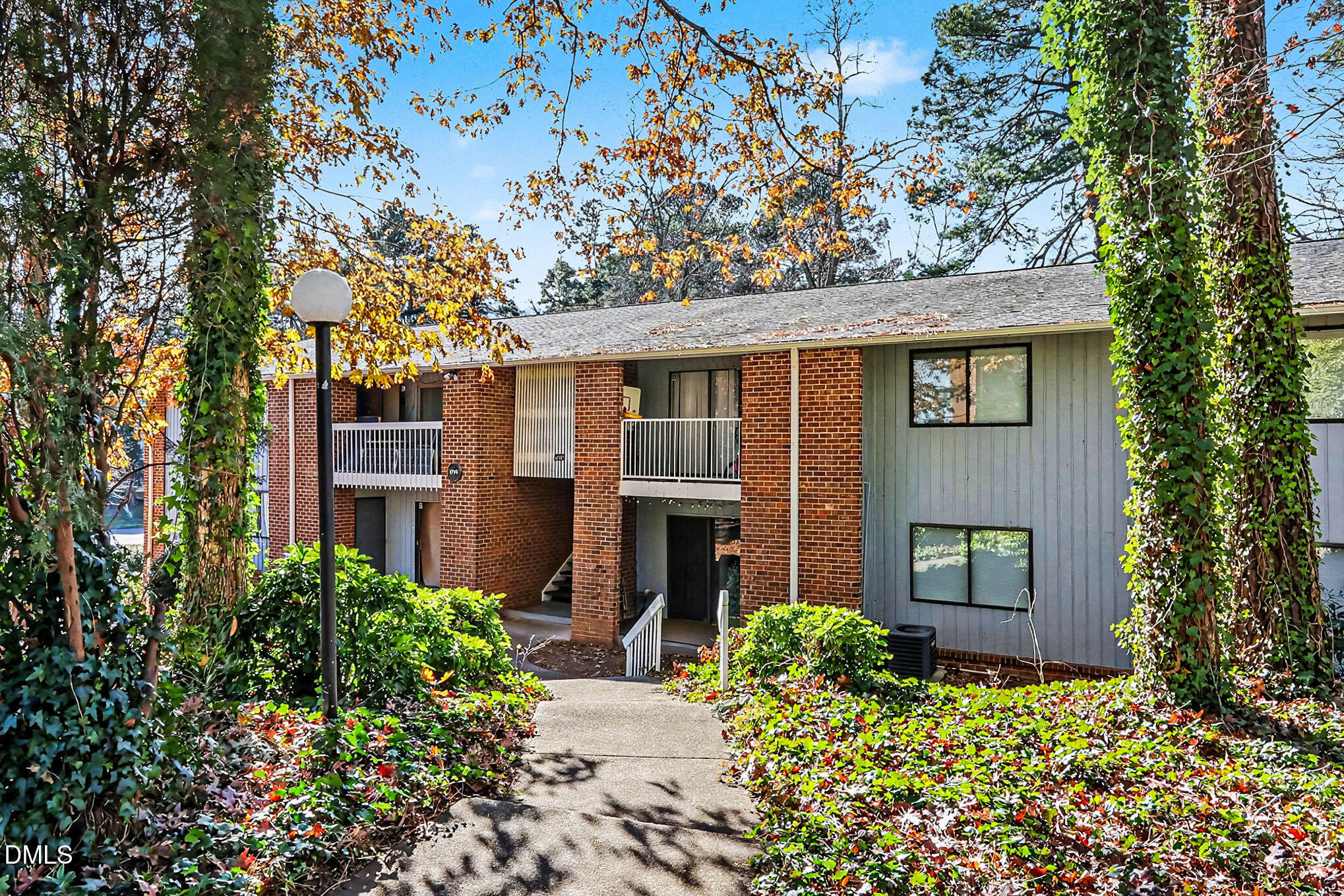1010 Sandlin Place, Unit A Raleigh, NC 27606 - Photo 16 of 19 016_cj4a5149_855