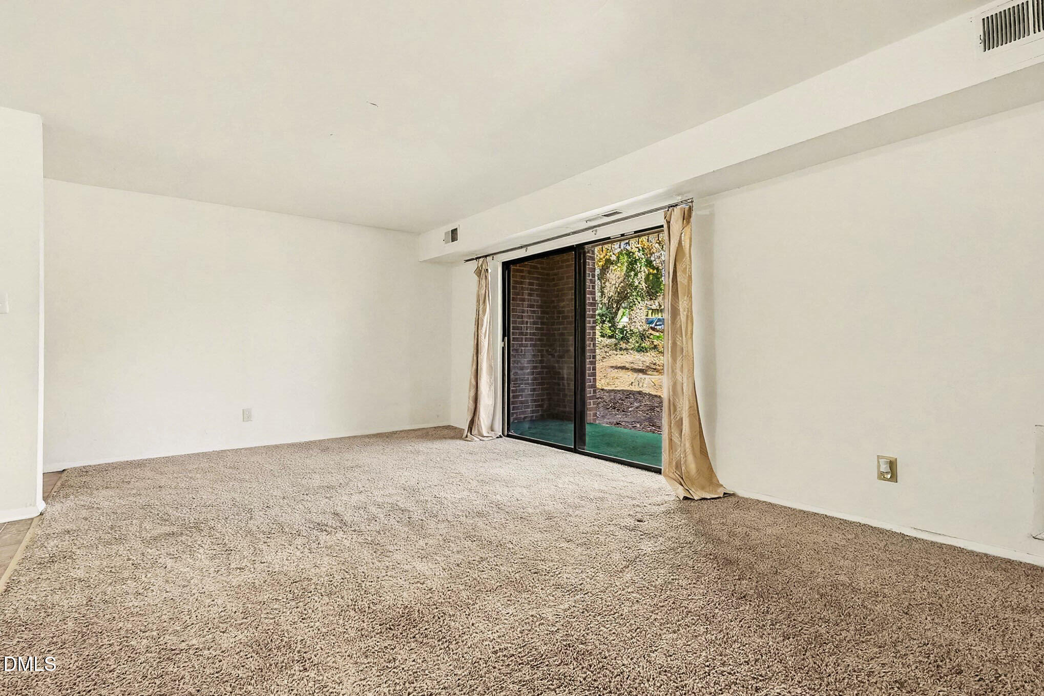 1010 Sandlin Place, Unit A Raleigh, NC 27606 - Photo 5 of 19 005_cj4a5087_733