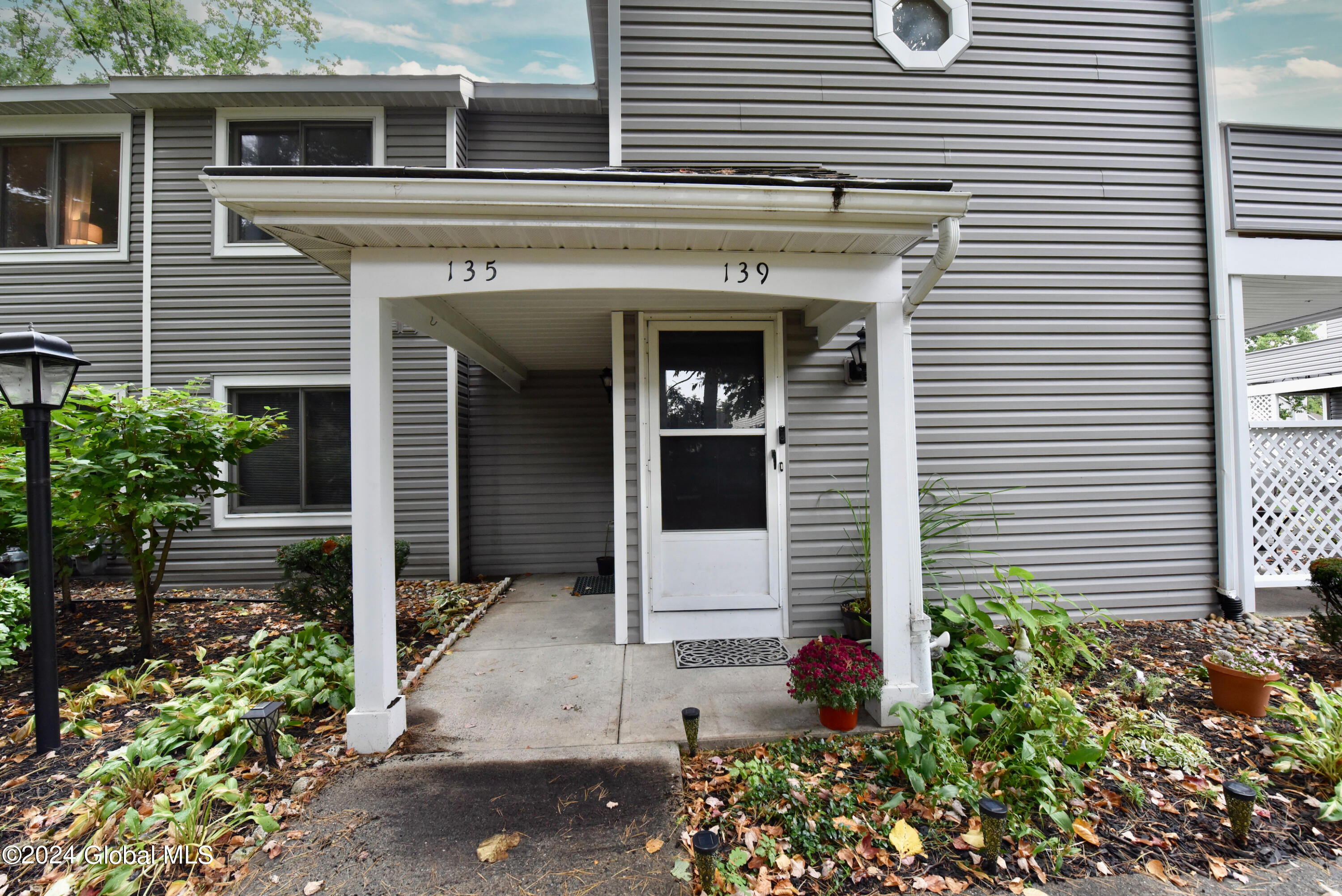 1976 Curry Road, Unit E139 Schenectady, NY 12303 - Photo 7 of 28 3