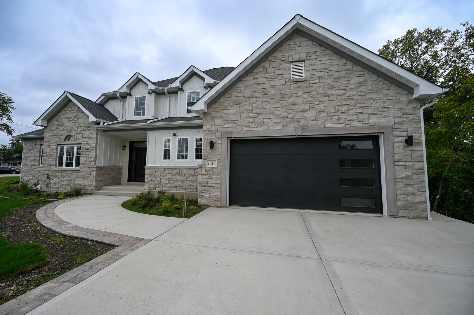 602 Glenshire Road Glenview, IL 60025 - Photo 11 of 98 front view of a house with yard