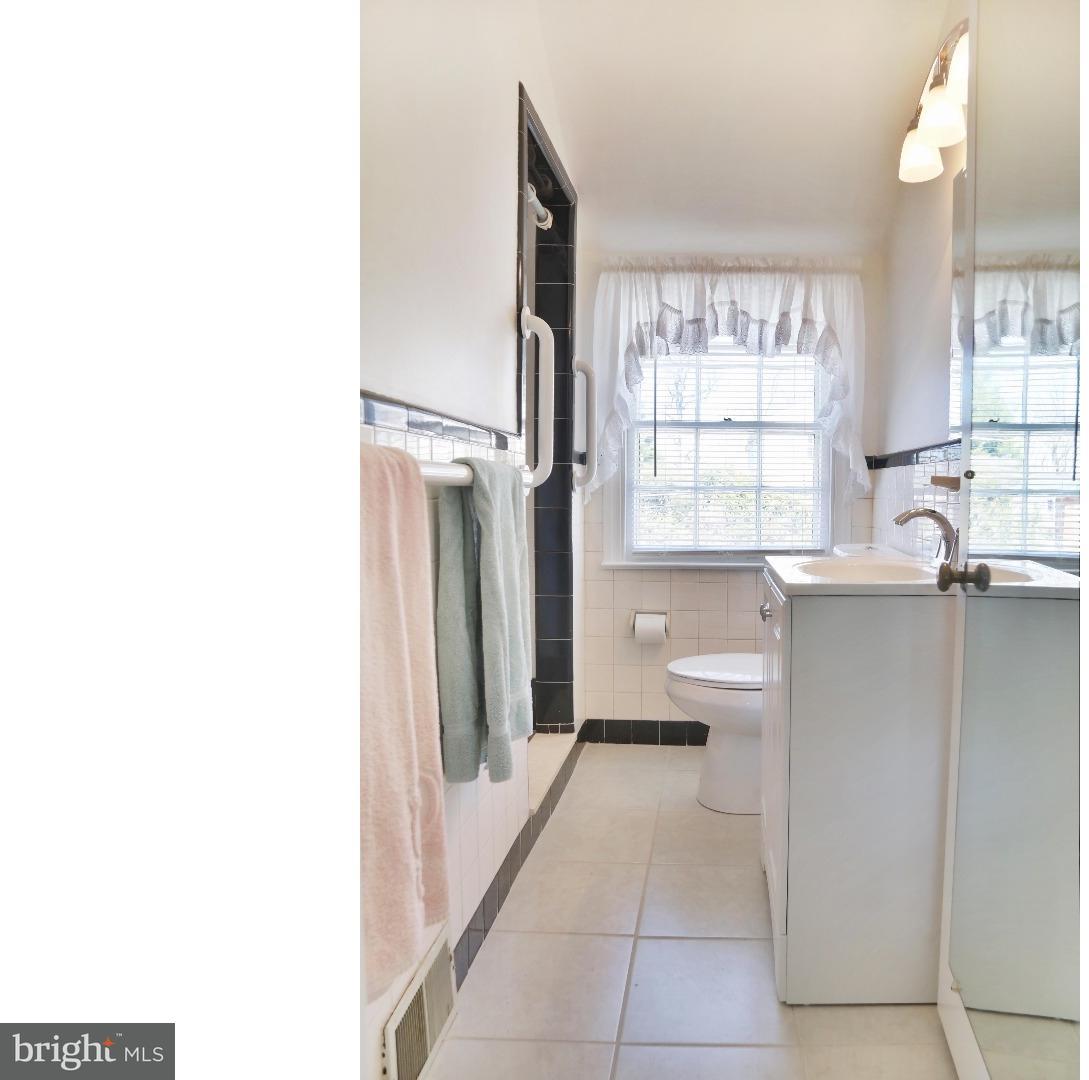 201 Flintlock Road Drexel Hill, PA 19026 - Photo 7 of 8 Gallery Image 7