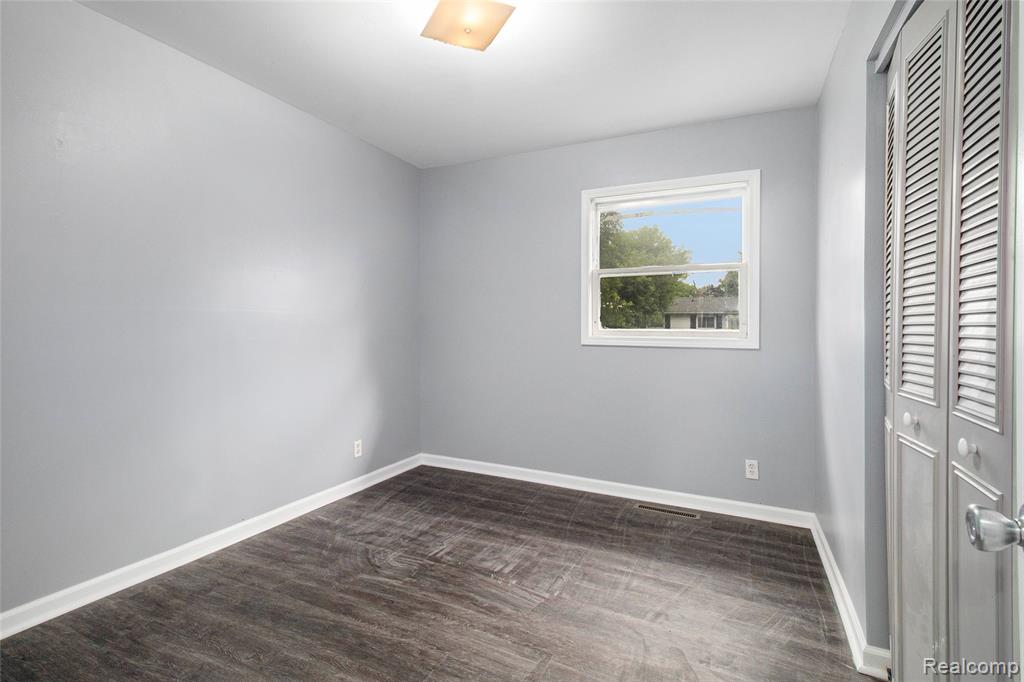 3345 Ridgecliffe Drive Flint, MI 48532 - Photo 14 of 20 Gallery Image 14