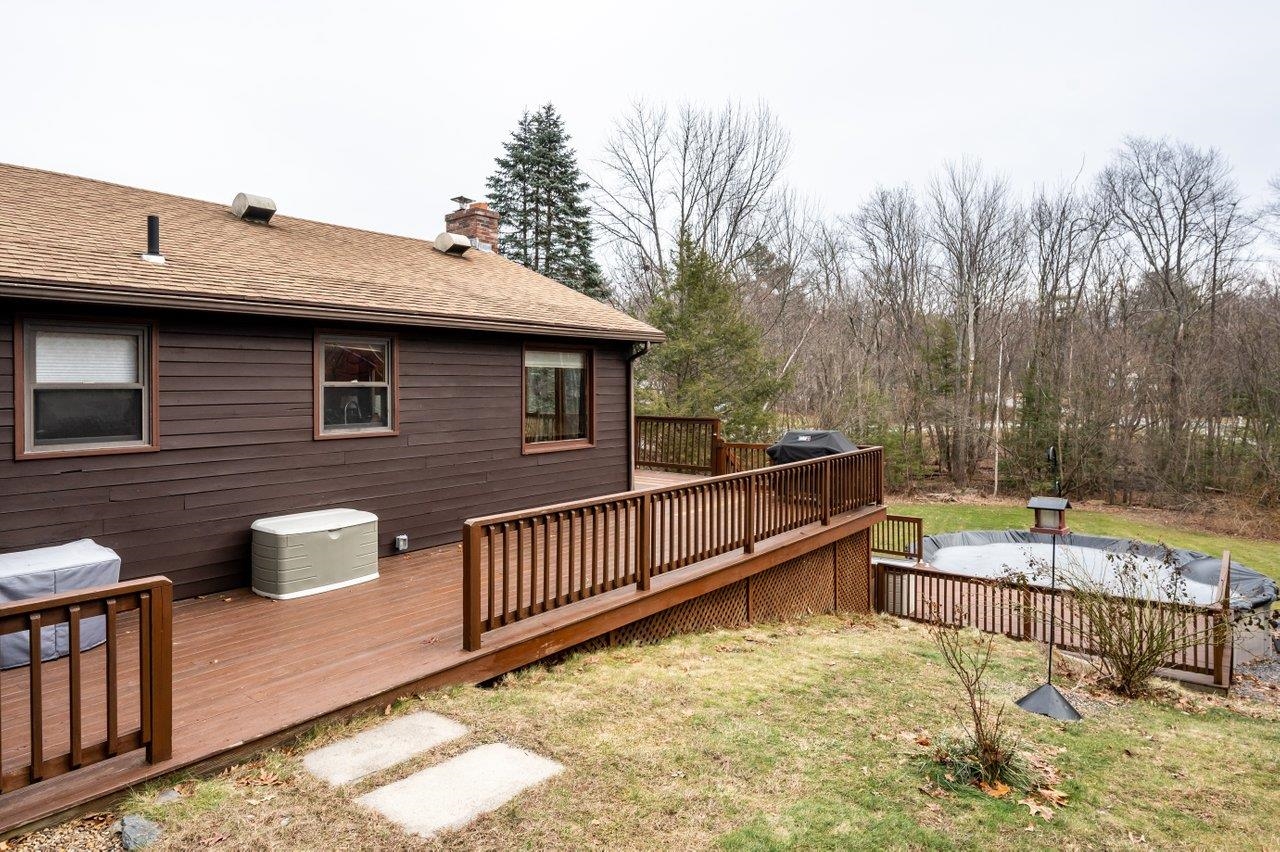 22 Emerald Drive Derry, NH 03038 - Photo 5 of 38
