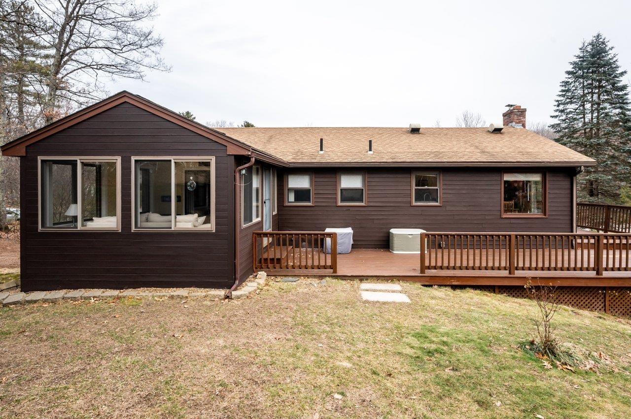 22 Emerald Drive Derry, NH 03038 - Photo 6 of 38