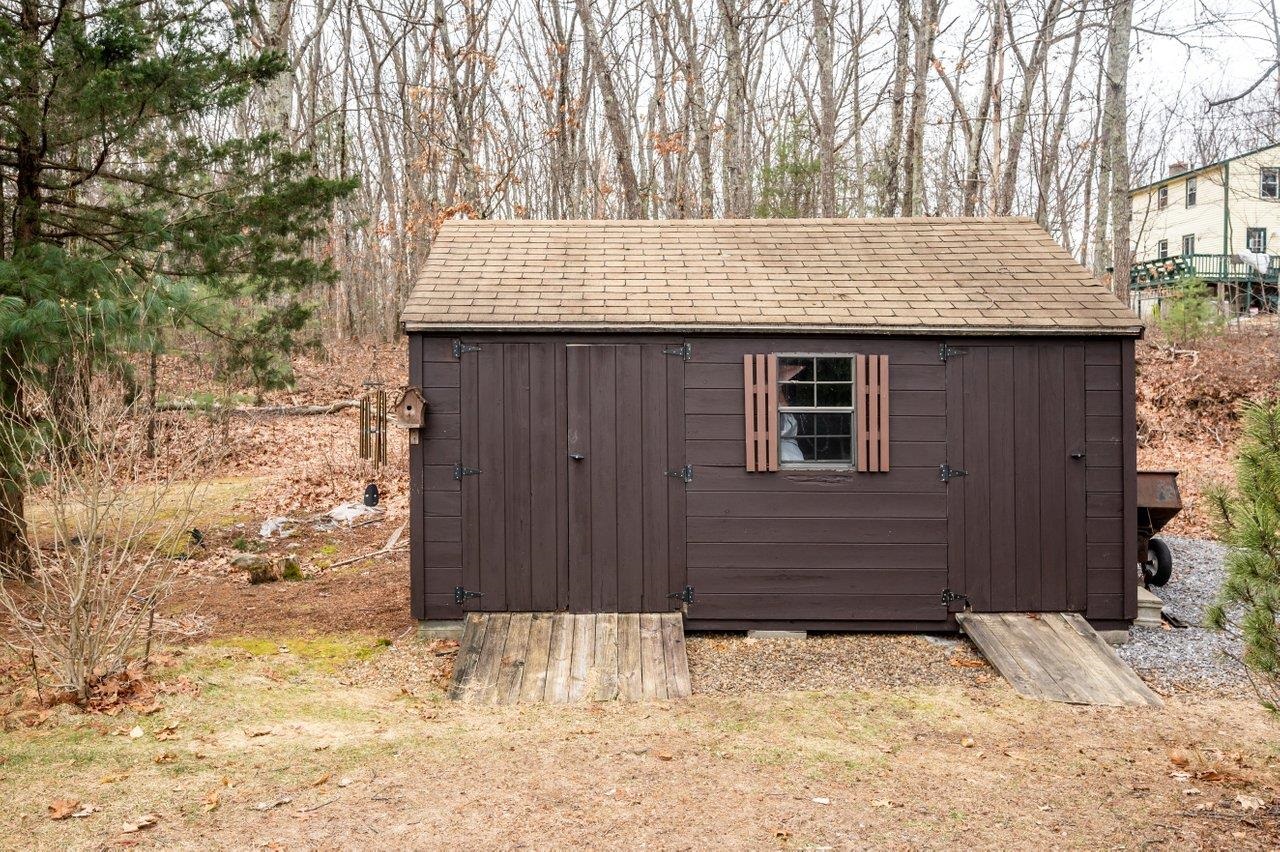 22 Emerald Drive Derry, NH 03038 - Photo 7 of 38
