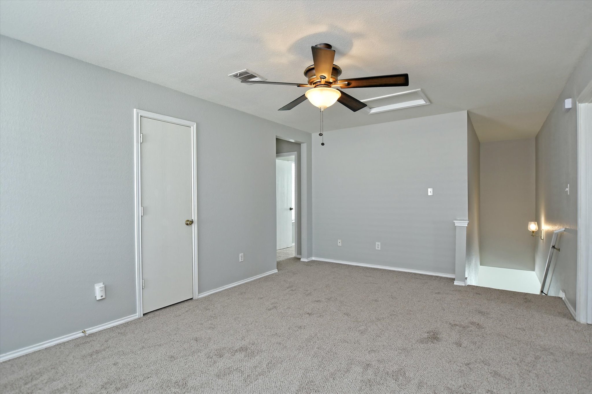 102 Blanco Woods Boulevard Elgin, TX 78621 - Photo 17 of 31 Loft / upstairs living room