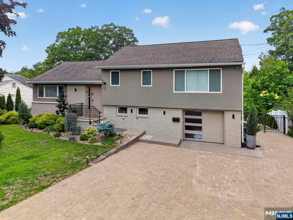 57 Hemlock Road Little Falls, NJ 07424 - Photo 3 of 50