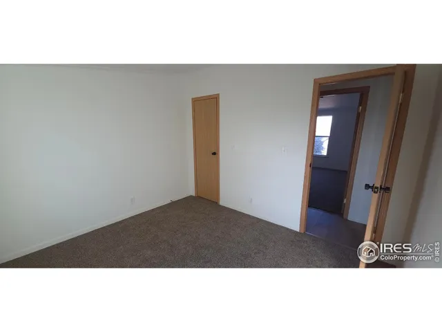 a picture of floor in a of a window