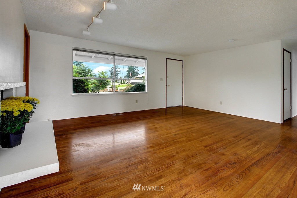 12030 Southeast 165th Street Renton, WA 98058 - Photo 2 of 21 Gallery Image 2