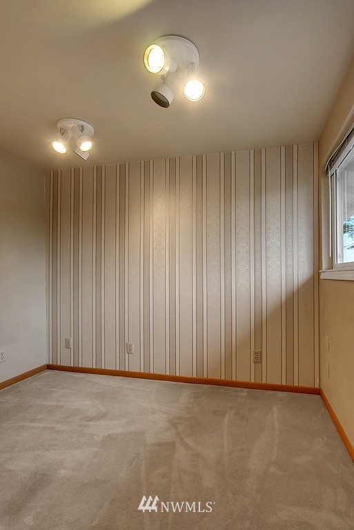 12030 Southeast 165th Street Renton, WA 98058 - Photo 5 of 21 Gallery Image 5