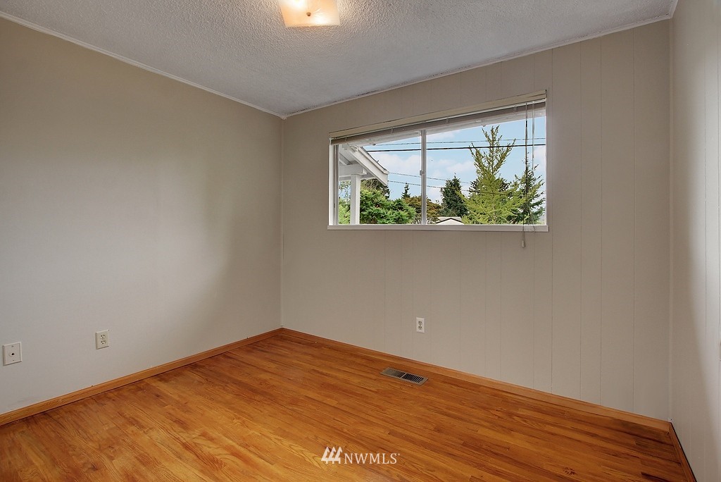 12030 Southeast 165th Street Renton, WA 98058 - Photo 8 of 21 Gallery Image 8