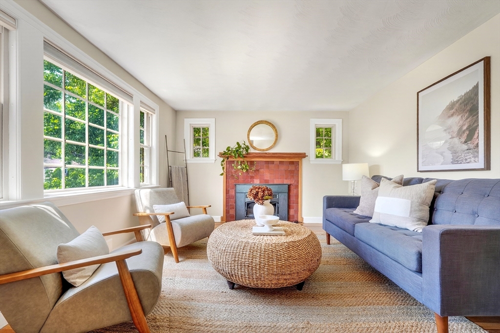 7 Pine Hill Road Bedford, MA 01730 - Photo 3 of 30