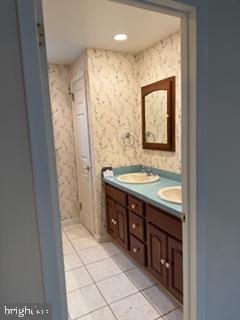 916 Log College Drive Warminster, PA 18974 - Photo 18 of 30 Primary Bedroom Bath