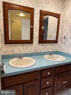 916 Log College Drive Warminster, PA 18974 - Photo 19 of 30 Primary Bedroom Bath