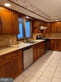 916 Log College Drive Warminster, PA 18974 - Photo 10 of 30 Kitchen