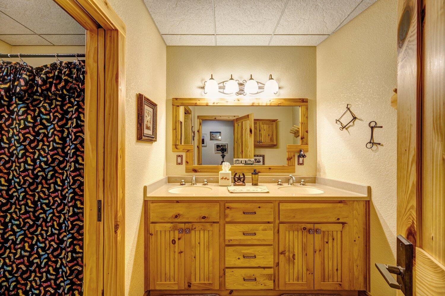 48 Golf Course Road Sheridan, WY 82801 - Photo 47 of 79 44