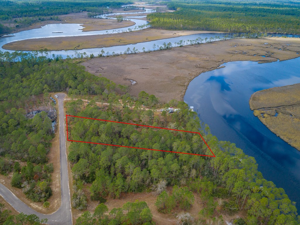183 Kal Lane Carrabelle, FL 32322 - Photo 4 of 14