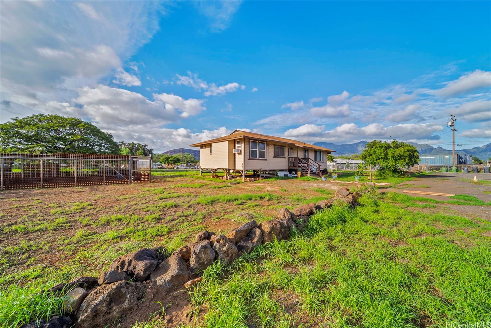 87-879 Apuupuu Road Waianae, HI 96792 - Photo 1 of 21