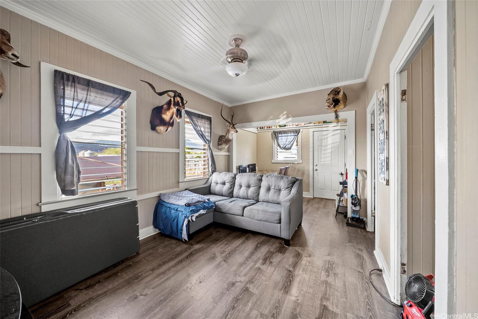 87-879 Apuupuu Road Waianae, HI 96792 - Photo 14 of 21 a living room with furniture and a window