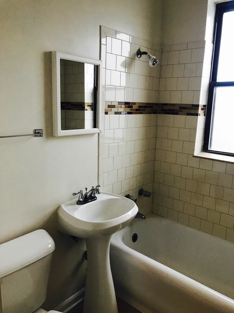 839 West Sheridan Road, Unit 417 Chicago, IL 60613 - Photo 5 of 7