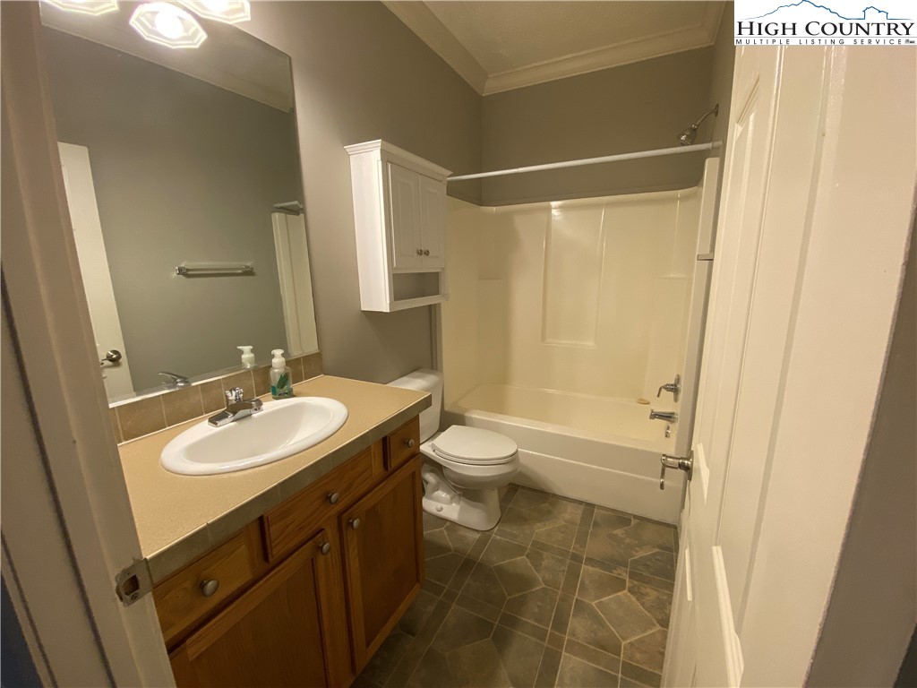 403 Ridgecrest Avenue, Unit 2A West Jefferson, NC 28694 - Photo 7 of 10