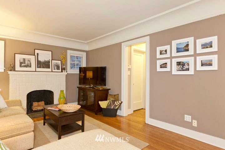 723 North 77th Street Seattle, WA 98103 - Photo 3 of 15 Gallery Image 3