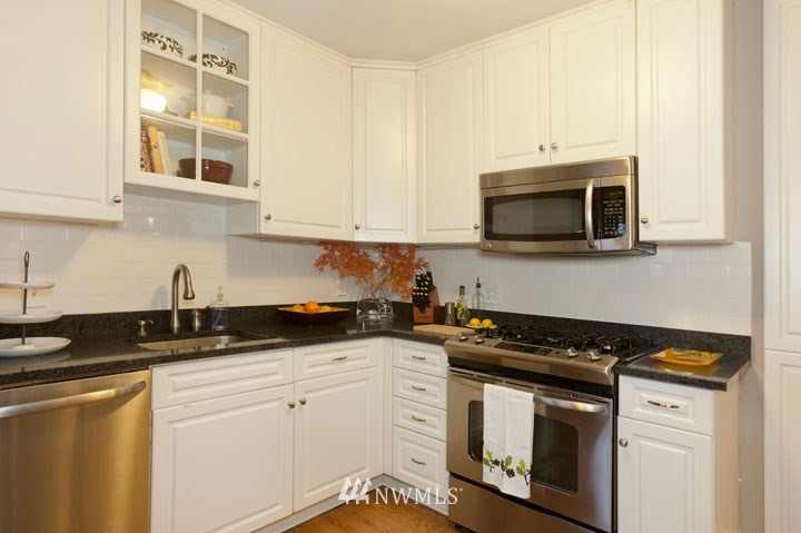 723 North 77th Street Seattle, WA 98103 - Photo 5 of 15 Gallery Image 5