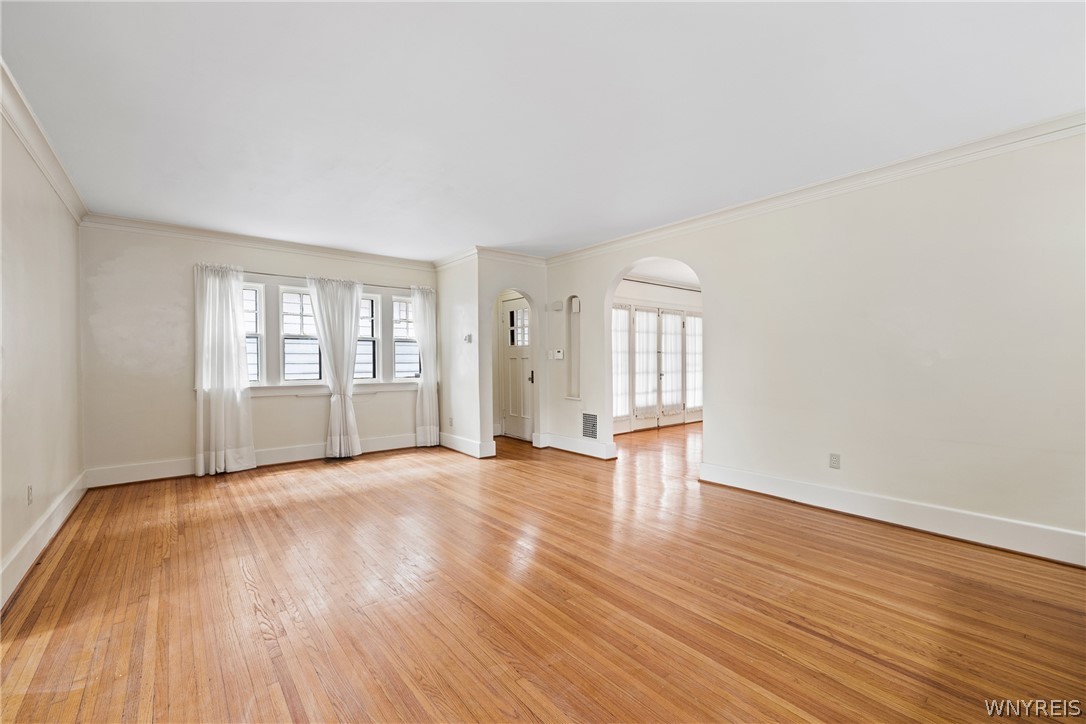 60 Radcliffe Road Buffalo, NY 14214 - Photo 10 of 46