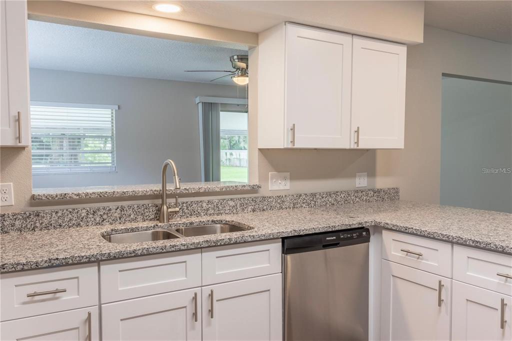 3005 South Kings Avenue Brandon, FL 33511 - Photo 11 of 33