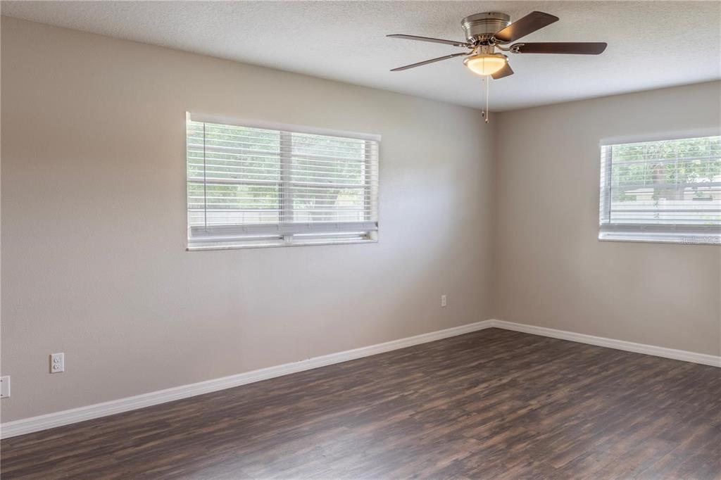 3005 South Kings Avenue Brandon, FL 33511 - Photo 17 of 33