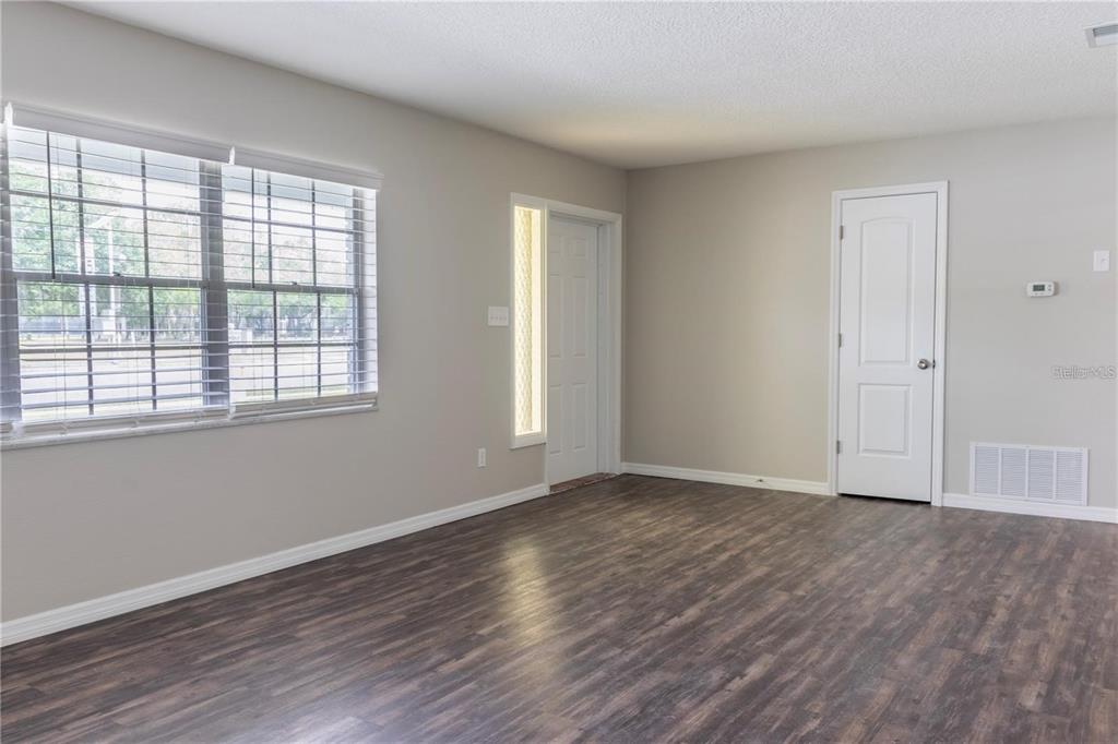 3005 South Kings Avenue Brandon, FL 33511 - Photo 4 of 33