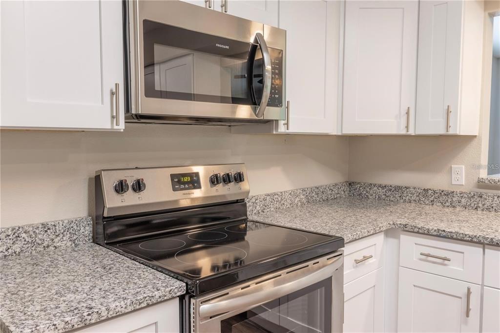 3005 South Kings Avenue Brandon, FL 33511 - Photo 9 of 33