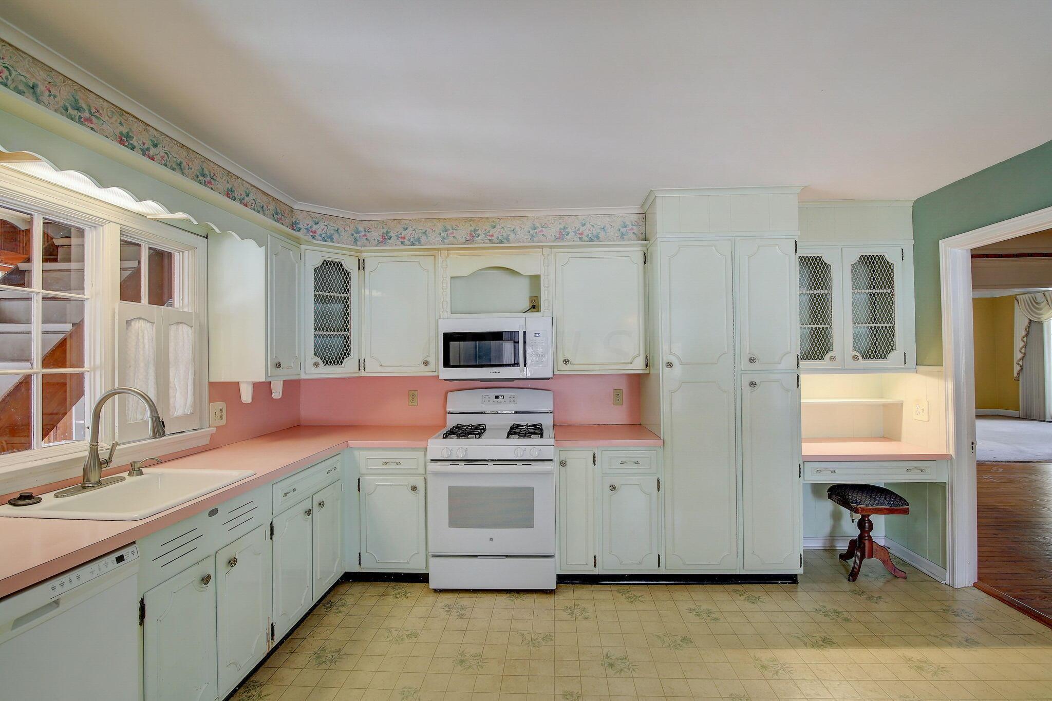 45555 North Ridge Road Amherst, OH 44001 - Photo 9 of 36 Kitchen