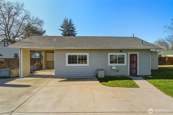 $529,000 | 22 Northwest B Street, College Place, WA 99324