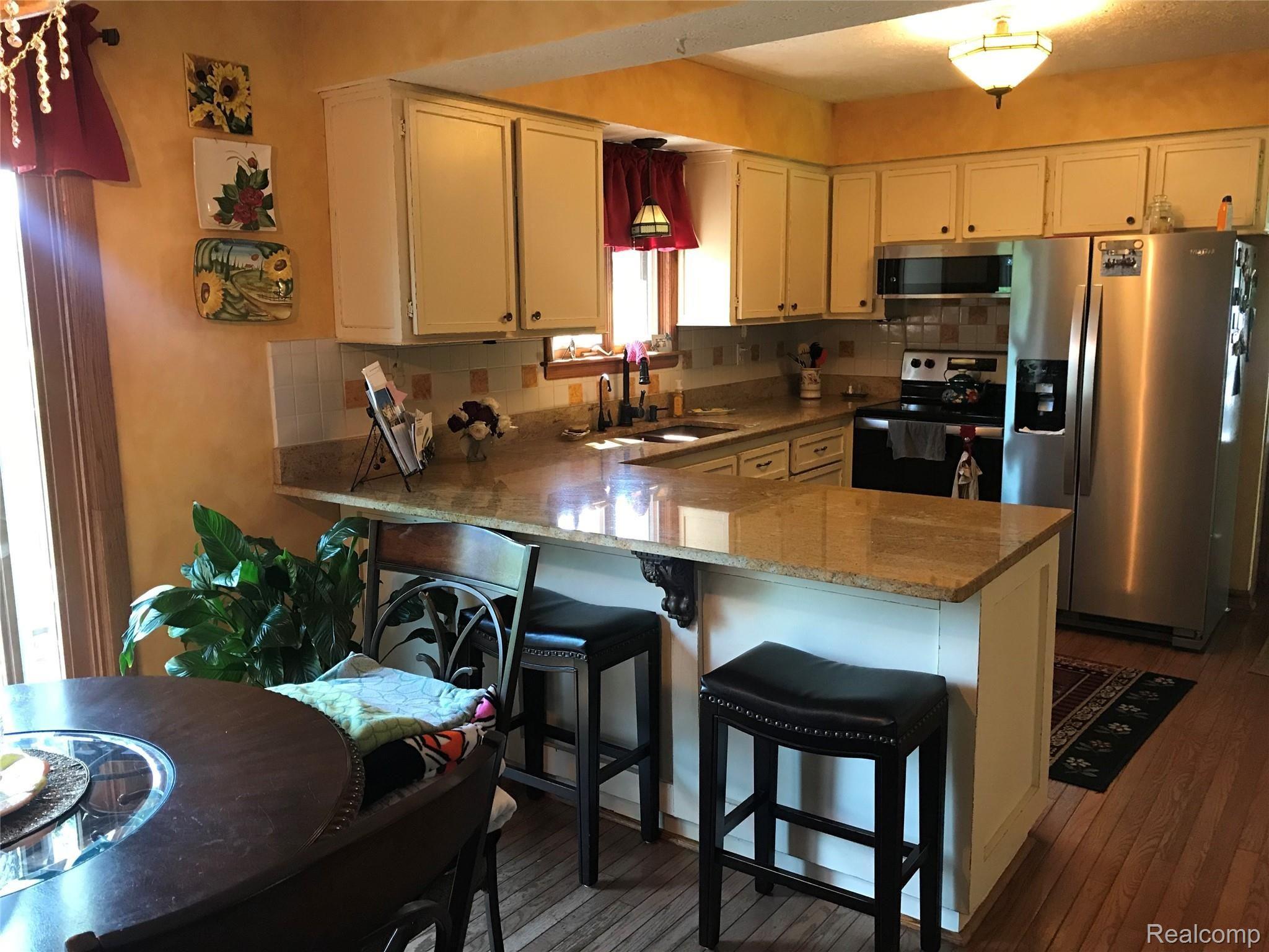 9045 Oakhill Road Clarkston, MI 48348 - Photo 15 of 55 IMG_3767.JPG