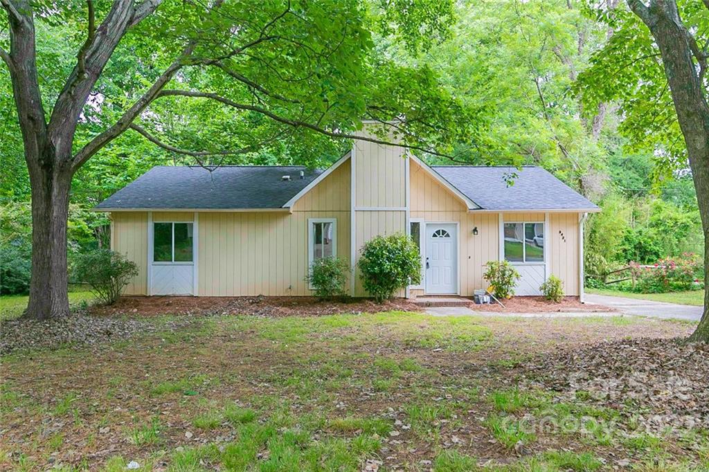 8421 Barncliff Road Charlotte, NC 28227 - Photo 1 of 16 Gallery Image 1