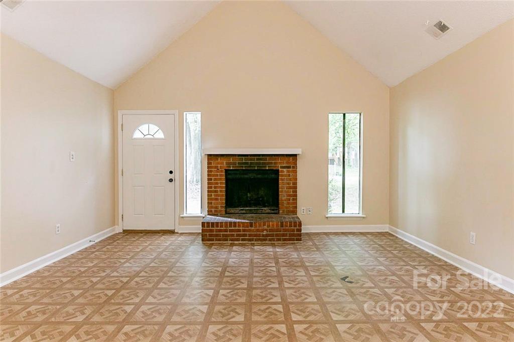8421 Barncliff Road Charlotte, NC 28227 - Photo 3 of 16 Gallery Image 3