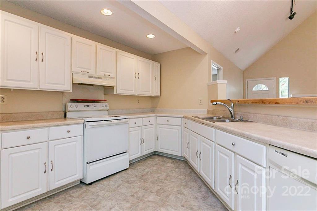 8421 Barncliff Road Charlotte, NC 28227 - Photo 6 of 16 Gallery Image 6