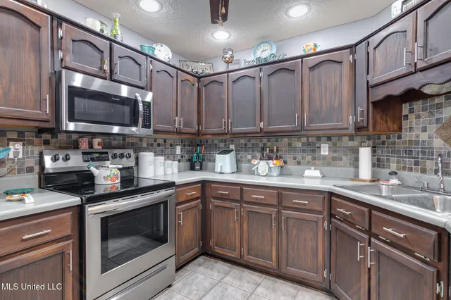 $270,000 | 280 Northwood Hills Drive, Hernando, MS 38632