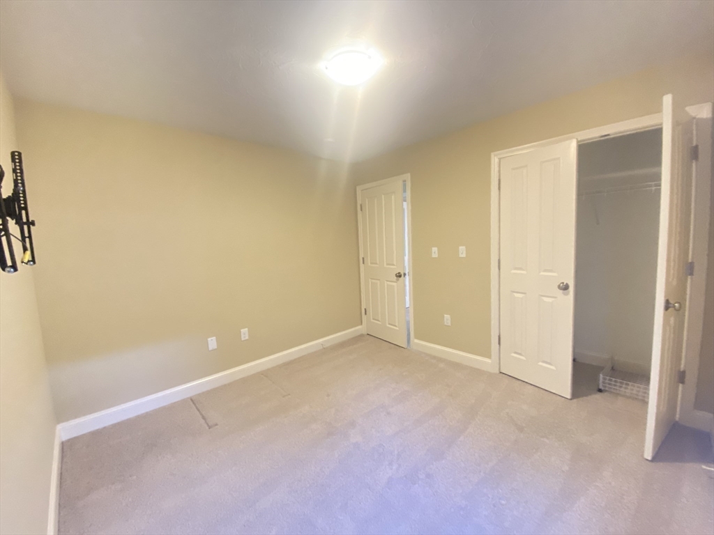 90 Cook Lane Marlborough, MA 01752 - Photo 21 of 39