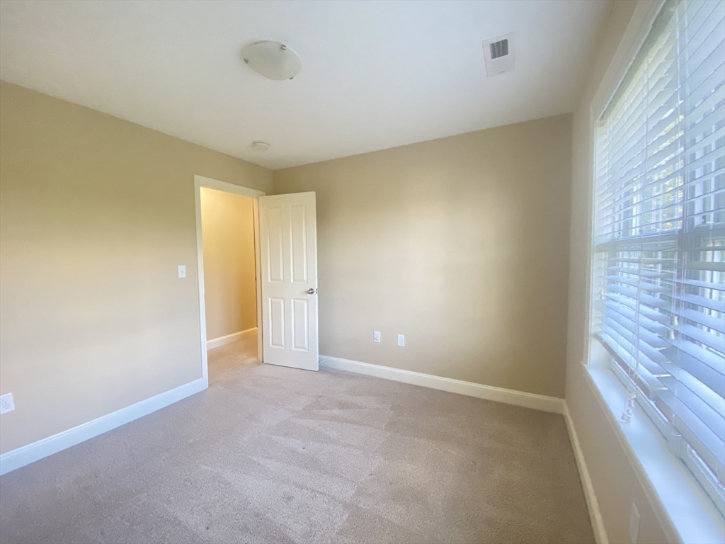 90 Cook Lane Marlborough, MA 01752 - Photo 25 of 39