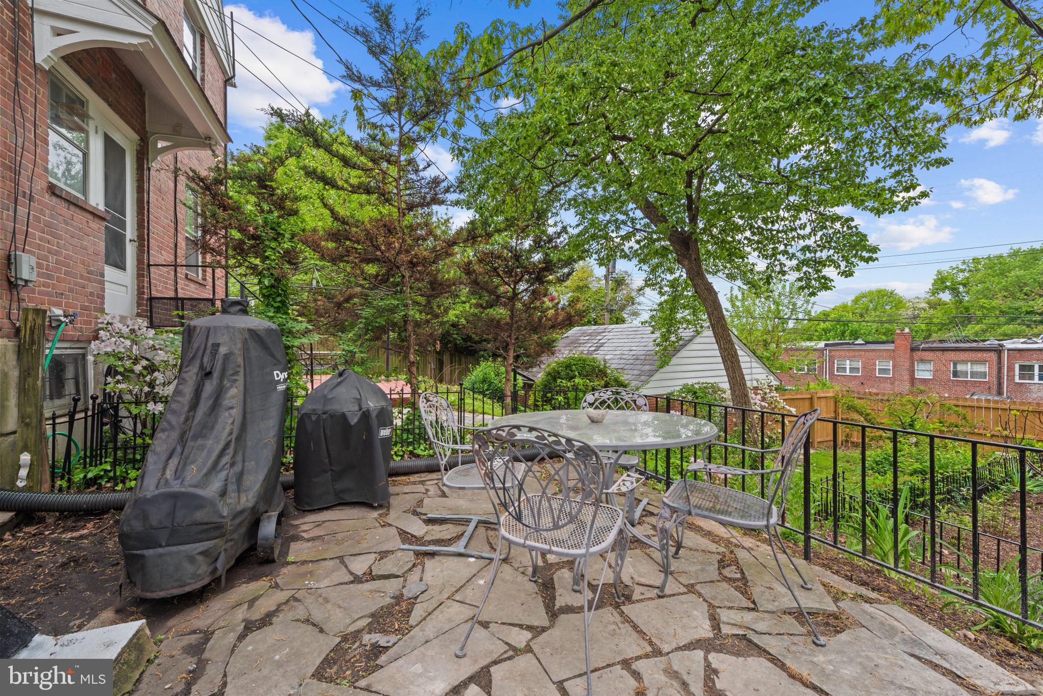 4212 Westview Road Baltimore, MD 21218 - Photo 21 of 35 Flagstone patio for al fresco entertaining