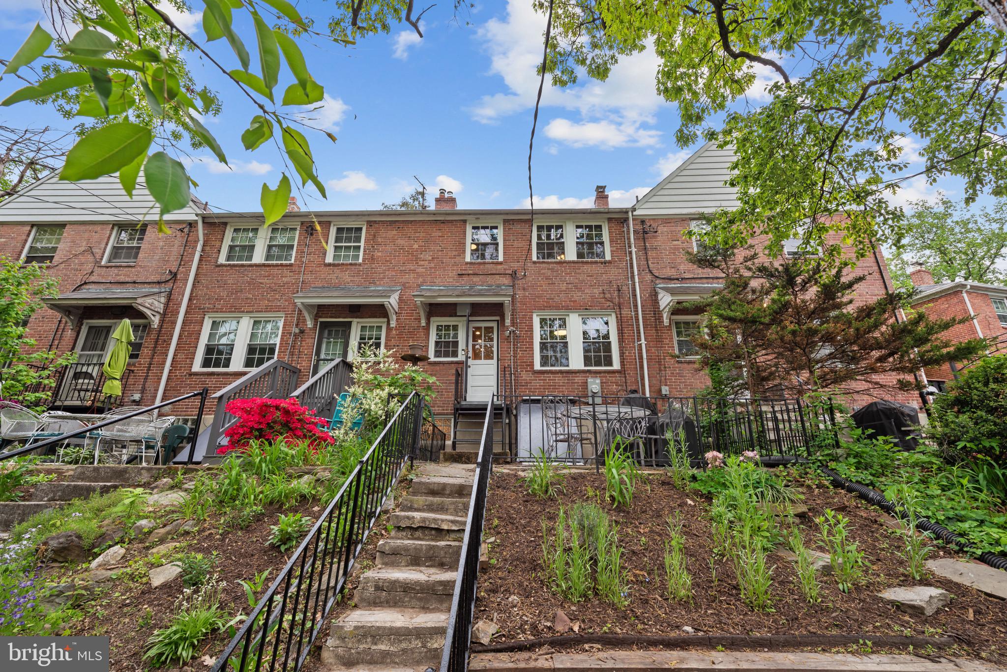4212 Westview Road Baltimore, MD 21218 - Photo 22 of 35 Lovely back yard with a pair of fig trees!