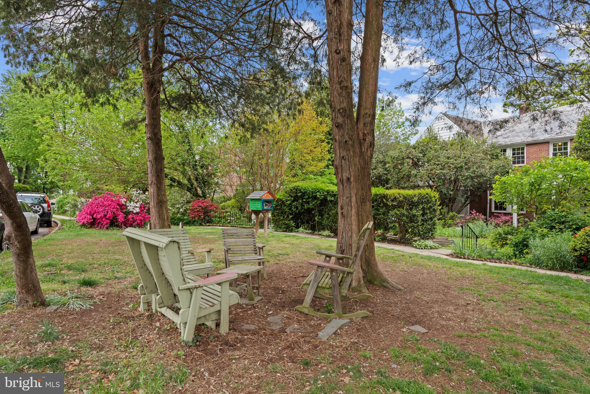 4212 Westview Road Baltimore, MD 21218 - Photo 28 of 35 Neighborhood secret garden perfect for relaxing
