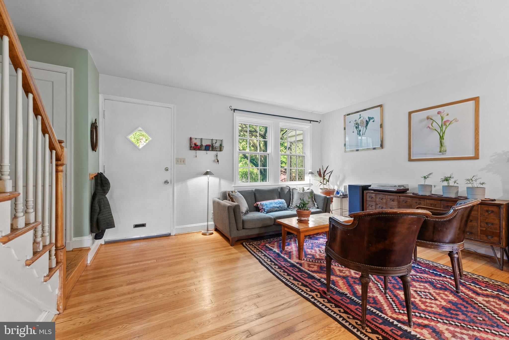 4212 Westview Road Baltimore, MD 21218 - Photo 4 of 35 Sunny, spacious Living Room