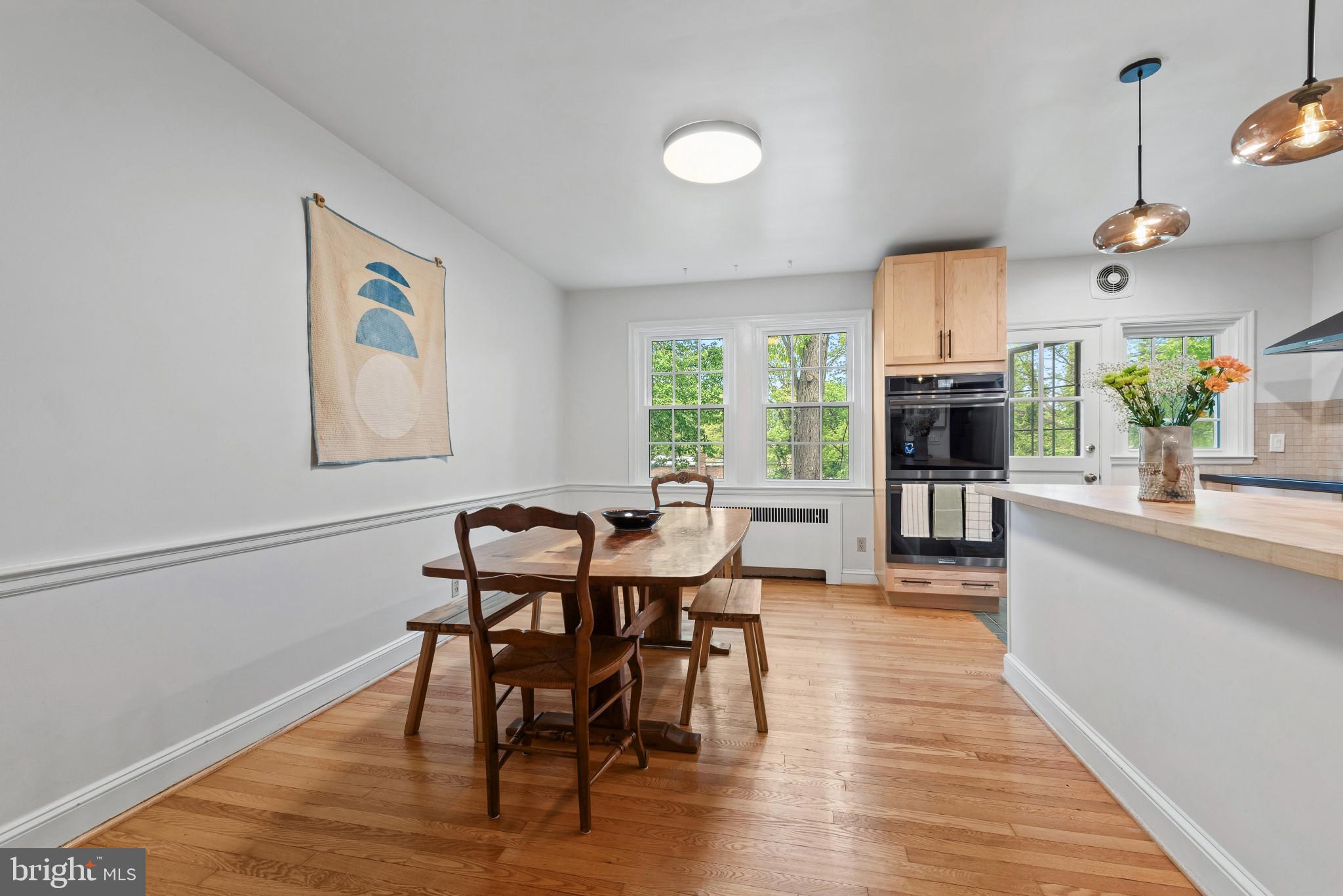 4212 Westview Road Baltimore, MD 21218 - Photo 6 of 35 Roomy & sunny dining room