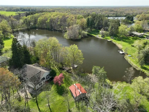 $550,000 | 86 Little Lake Road, Alden, NY 14004