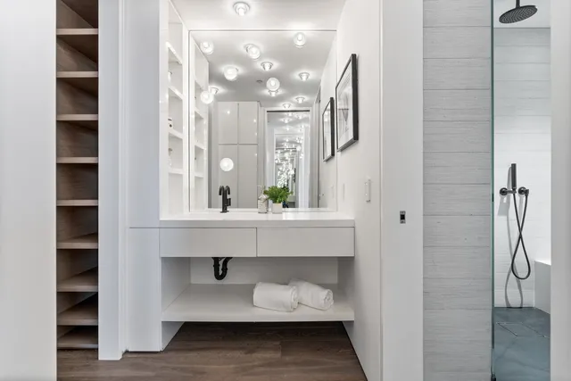 $5,500,000 | 950 North Michigan Avenue, Unit 4605, Chicago, IL 60611