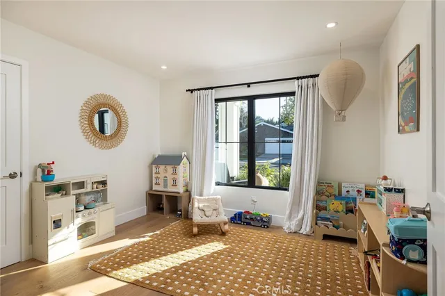 $5,500,000 | 2012 Port Chelsea Place, Newport Beach, CA 92660